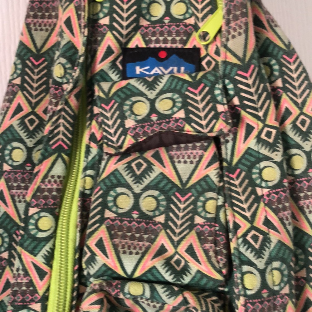 Kavu Green rare spring Aztec Y2k Patterned Women's kavu sling bag - Picture 2 of 9
